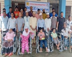 কানাইঘাটে প্রতিবন্ধীদের মাঝে হুইল চেয়ার বিতরণ